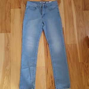 Levi Shaping Slim Jeans LIKE NEW
